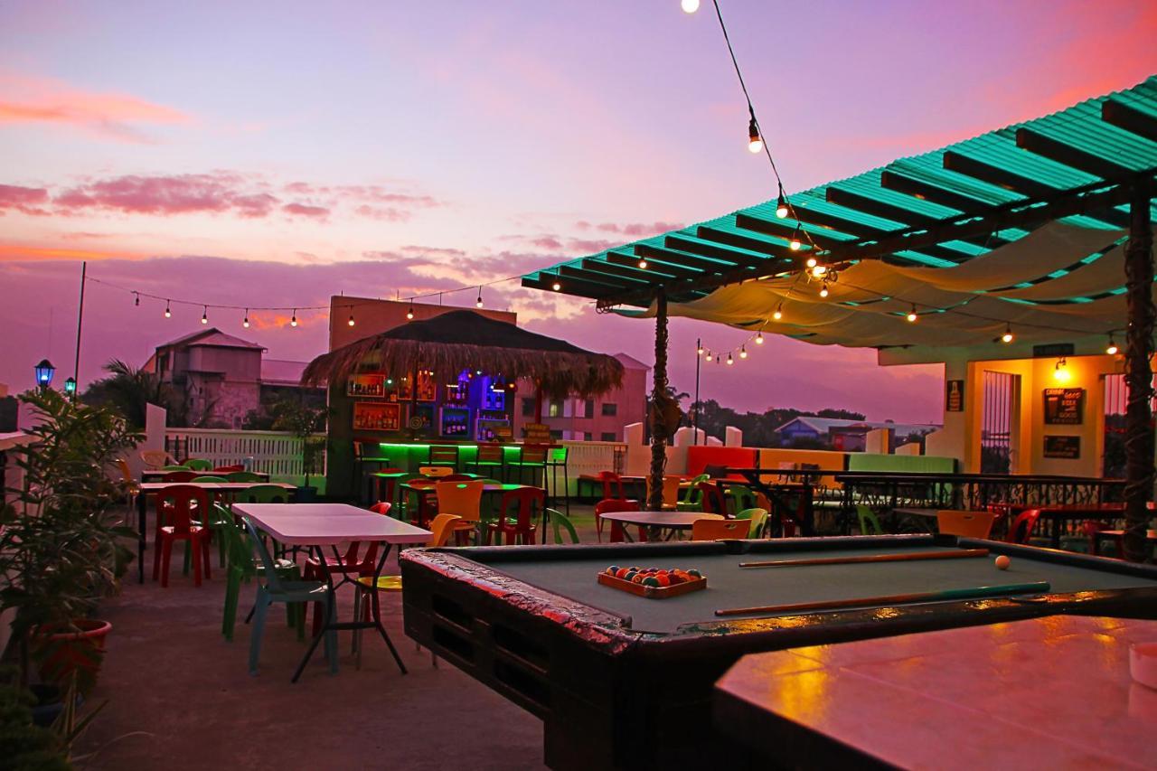 Antwet Backpacker'S Inn & Rooftop Bar Dumaguete City Ngoại thất bức ảnh